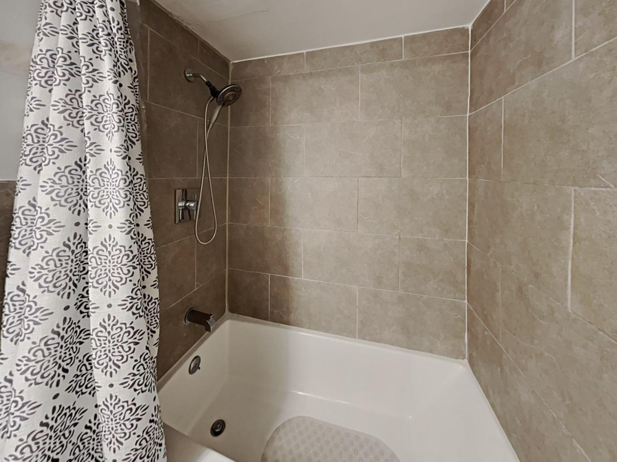 Private Rooms At Miami Centrally Located With Free Parking Exterior foto