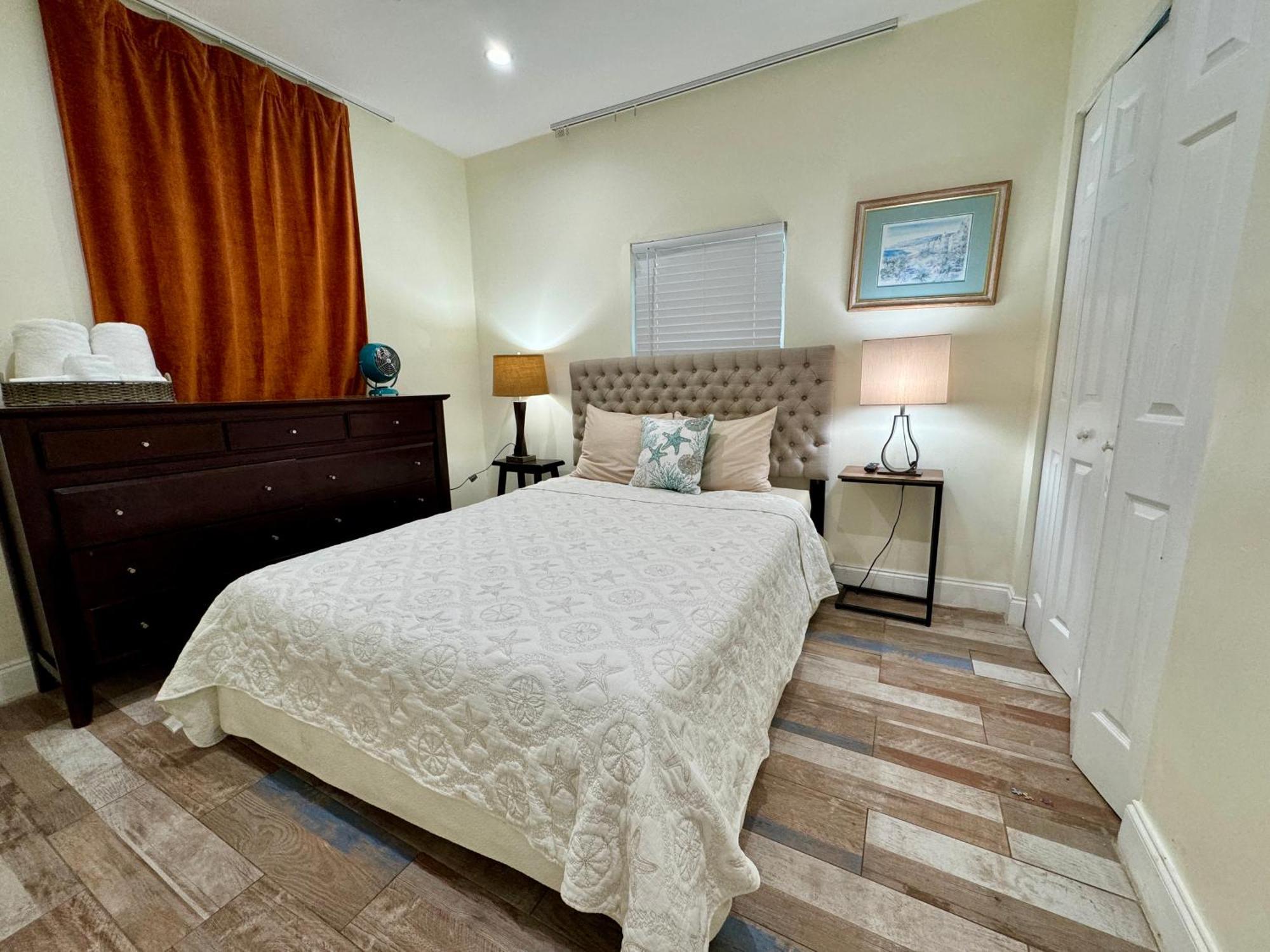 Private Rooms At Miami Centrally Located With Free Parking Exterior foto