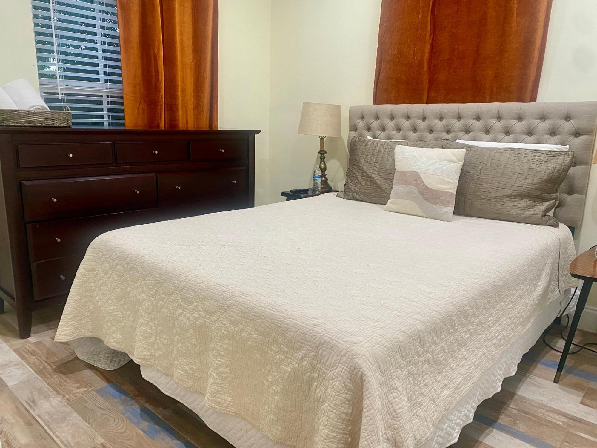 Private Rooms At Miami Centrally Located With Free Parking Exterior foto