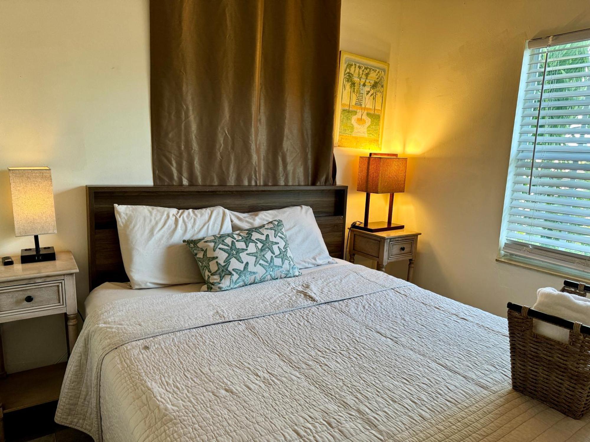 Private Rooms At Miami Centrally Located With Free Parking Exterior foto