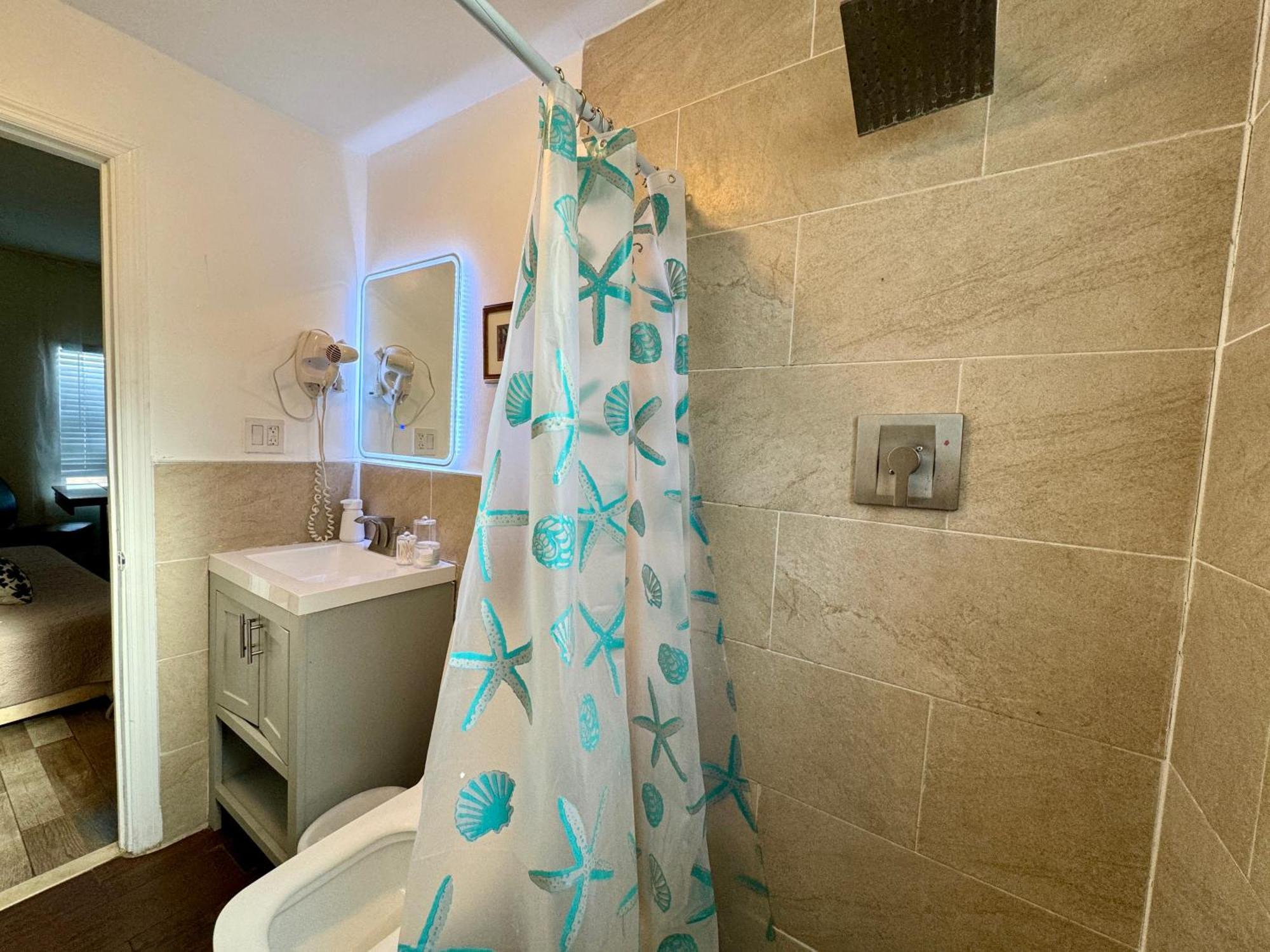 Private Rooms At Miami Centrally Located With Free Parking Exterior foto